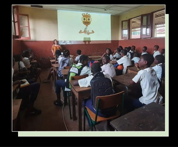 Espect&aacute;culos interactivos na Escola Secund&aacute;ria de Angolares