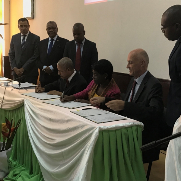 ASSINATURA DO ACORDO DE FINANCIAMENTO DO PROJETO &ldquo;APOIO &Agrave; GEST&Atilde;O DOS PARQUES NACIONAIS OB&Ocirc; DE S&Atilde;O TOM&Eacute; (PNOST) E DO PR&Iacute;NCIPE (PNOP)&rdquo;